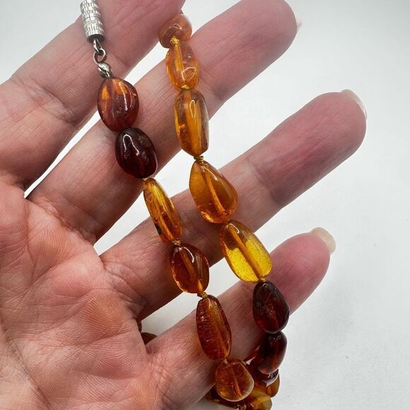 19" All genuine Amber beaded necklace with barrel clasp! - Picture 7 of 12